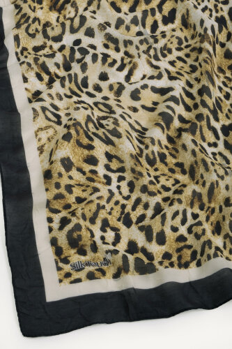 Siyah Leopar Desenli Kraş Eşarp - 3