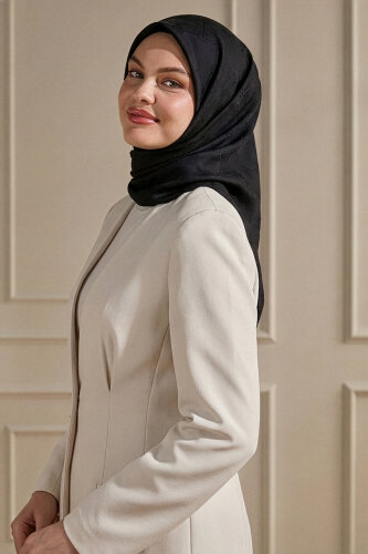 Siyah Monogram Desen Mercan Eşarp